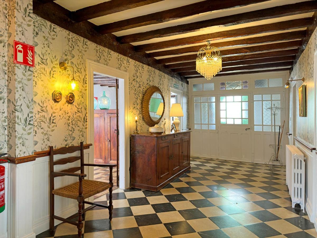 Etxeale Hotell Valcarlos Exteriör bild