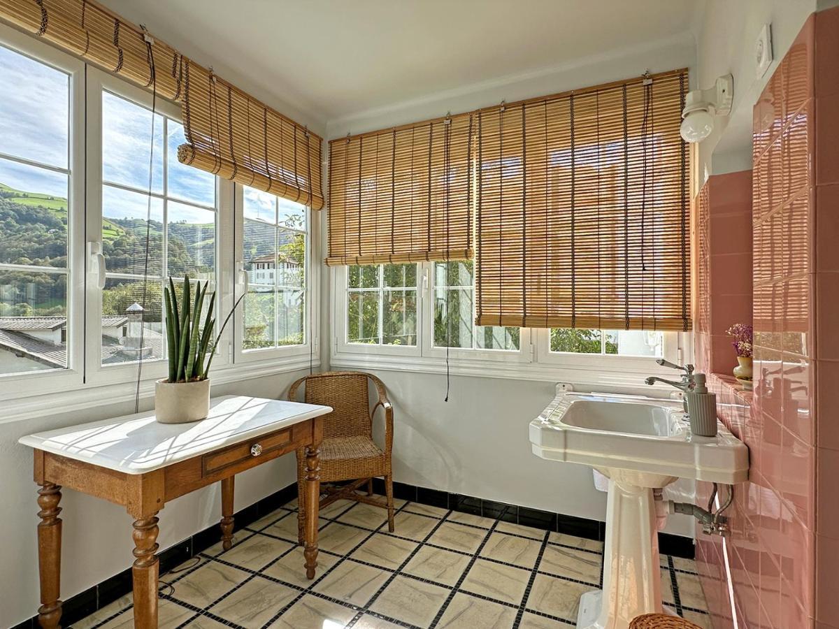 Etxeale Hotell Valcarlos Exteriör bild