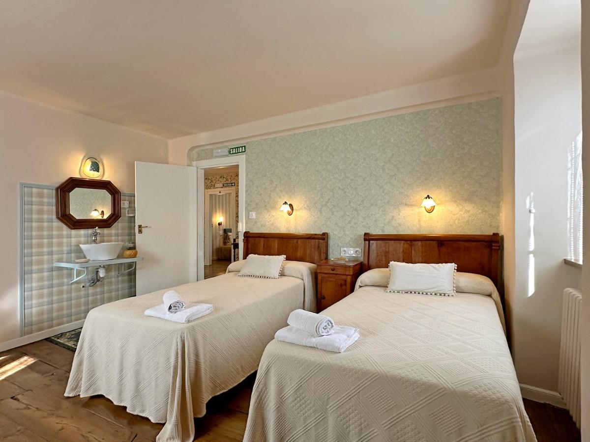 Etxeale Hotell Valcarlos Exteriör bild