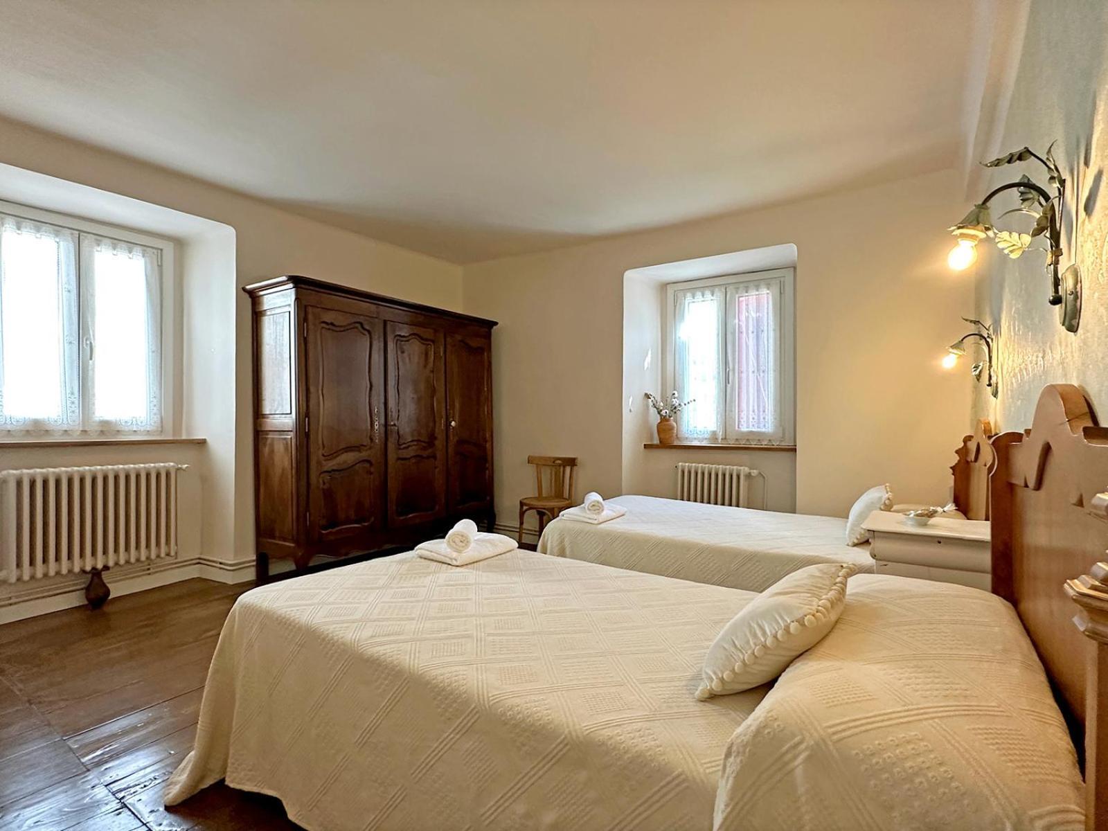 Etxeale Hotell Valcarlos Exteriör bild